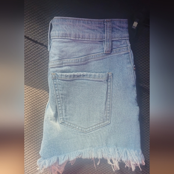 Brand New YMI jean shorts size 1/25. - Picture 6 of 6